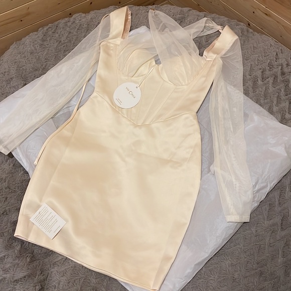 MISS CIRCLE Jocelynn Ivory Satin Mesh Long Sleeve Corset Dress - Picture 2 of 3